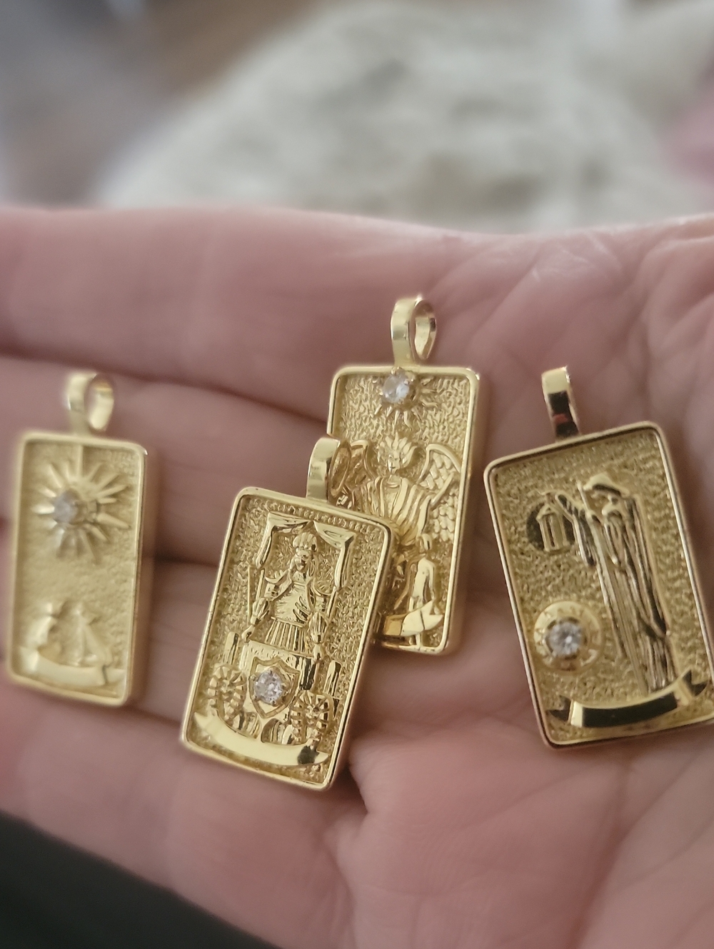 Gold Tarot Necklace Gems .nwt. For All 4.